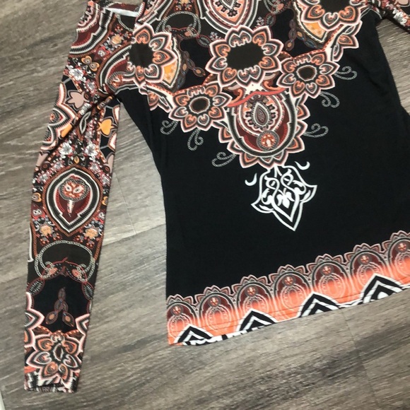 Venus Top - Picture 2 of 8